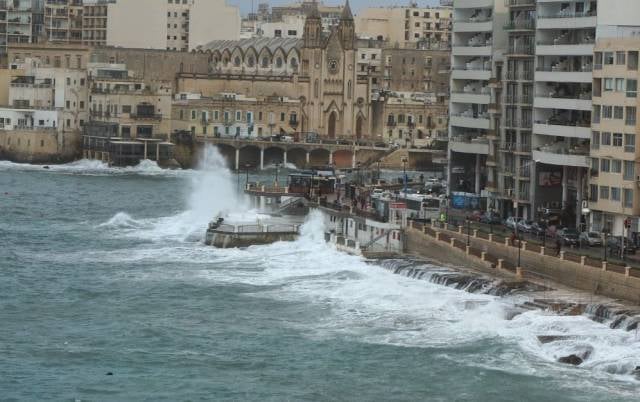 4. ''O sıcakta ders mi çalışılır?''