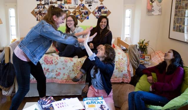 4. Kendi yaşıtlarınızla beraber olma imkanı sunar.