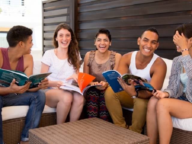 4. Ulus karmasına çok önem veren bir okul olması.