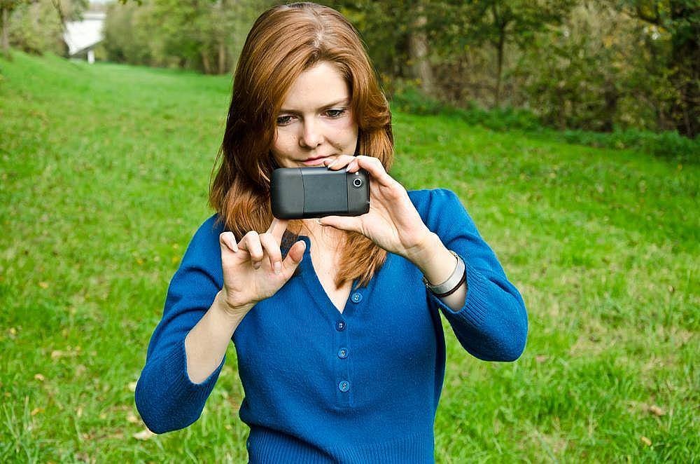 2. Cep telefonundan fotoğraf çekme serbestliği sizin dezavantajınızadır.