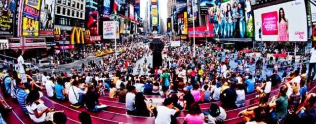 7. Uyumayan şehri Times Meydanı'nda seyredersiniz.