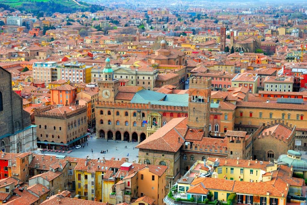 8. Bologna - İtalya