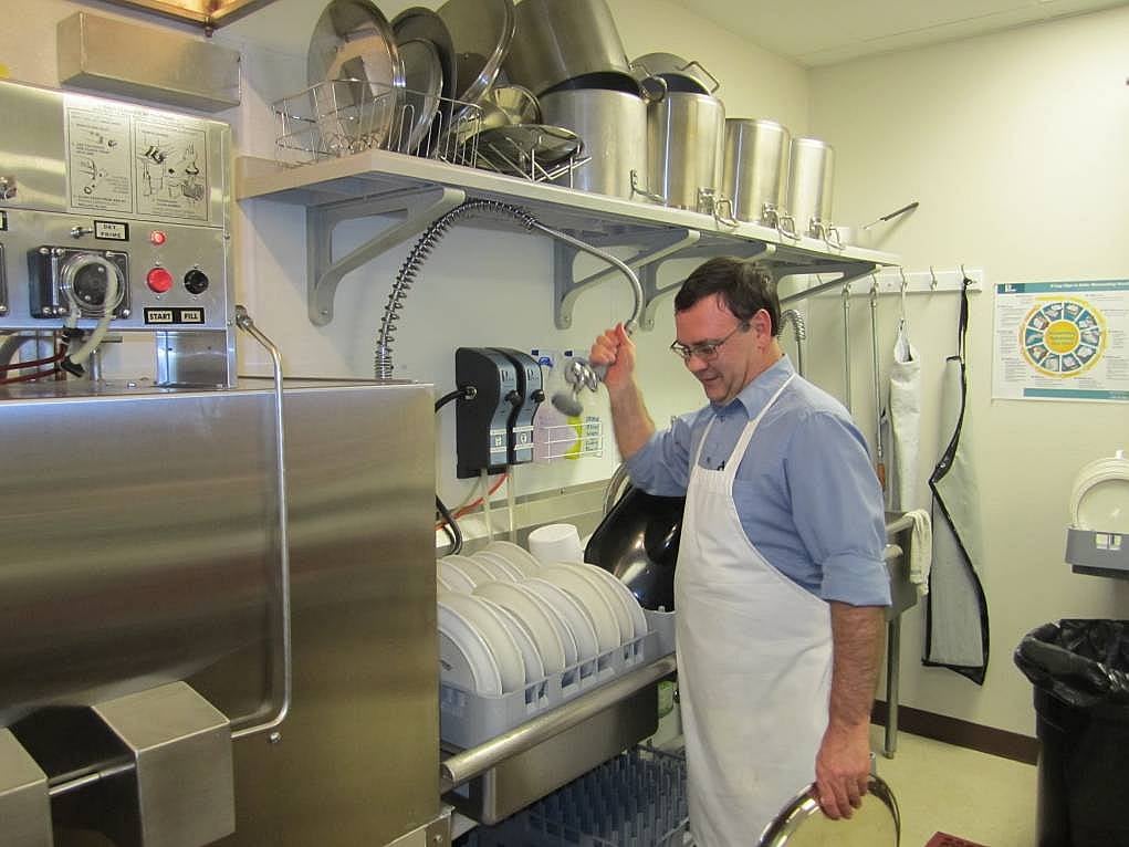 4. Dishwasher/Bulaşık Elemanı