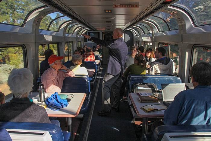 6. Ayrıca California State Railroad Müzesi çalışanları, trene uğrayıp size çevreyle alakalı bilgiler verebiliyor.