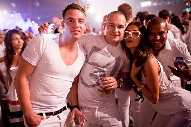 5. Amsterdam'da Sensation White'a gittiğinde..