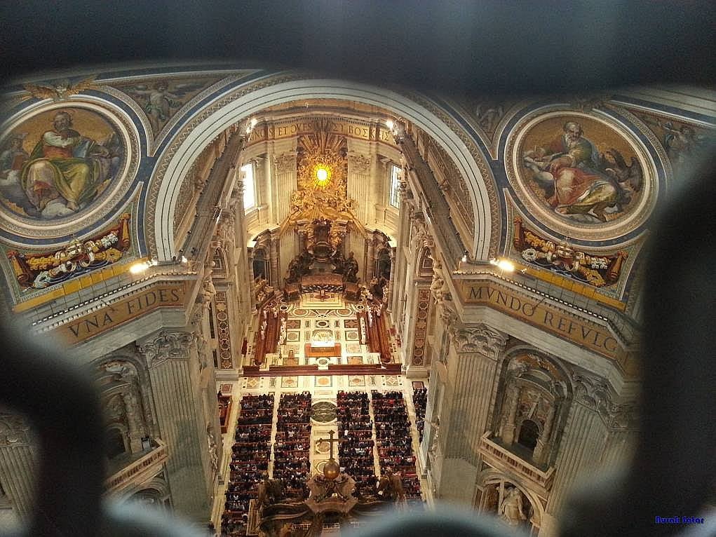 6. Papalı Vatikan'da pazar ayini