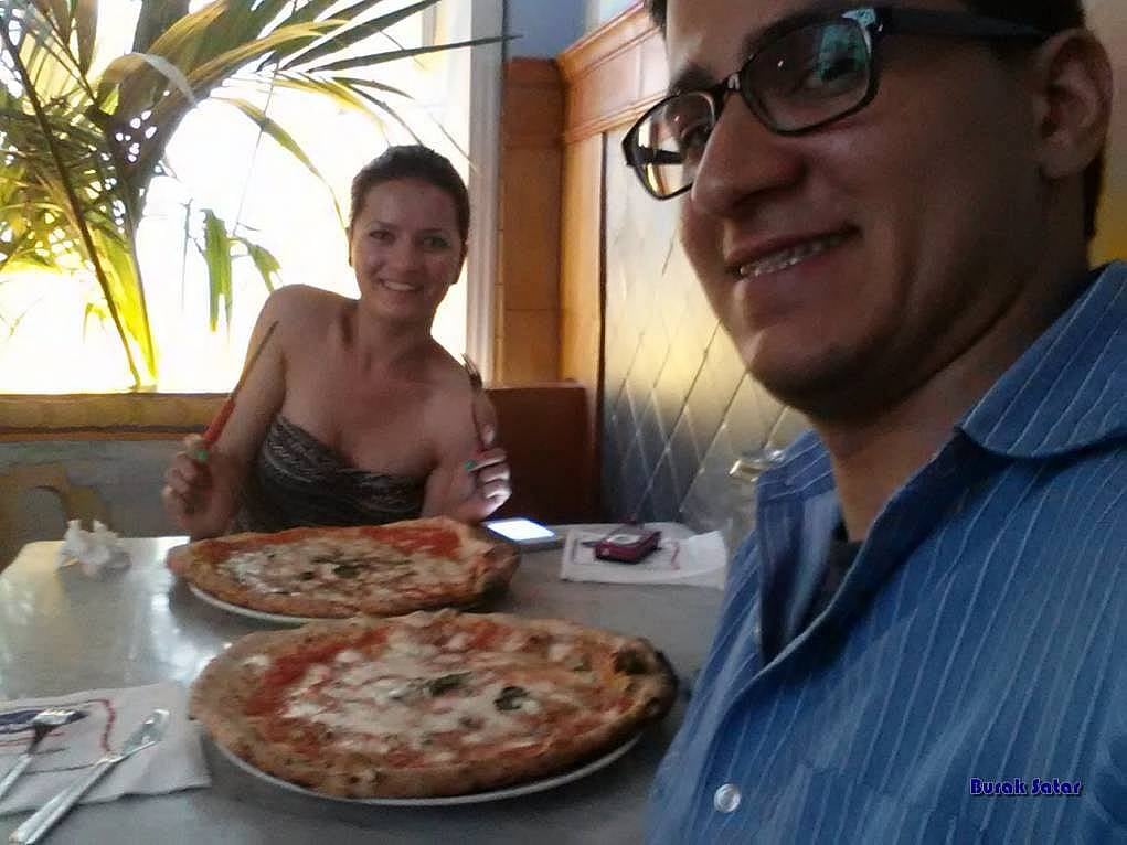 1. Pizzanı ye karnını doyur.