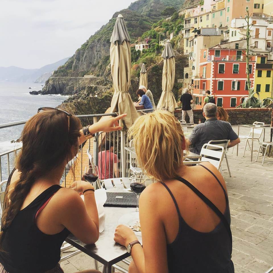 1. Arkadaşlarınızla geziye çıkarsınız.