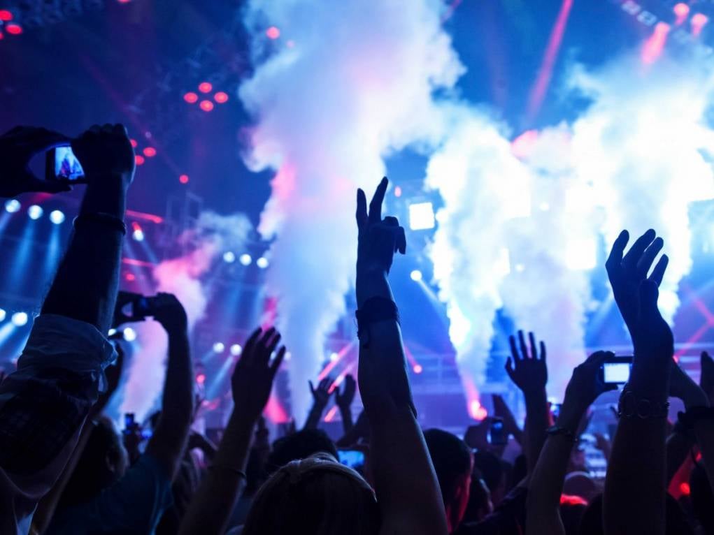 12. Büyük bir etkinliğe katılarak doyasıya eğlenin!