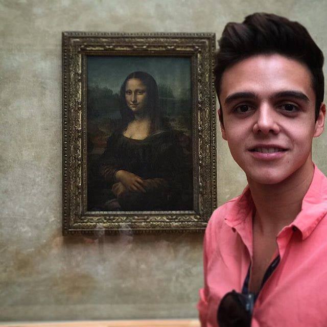 3. Ünlü sanat eserlerini görürsünüz.