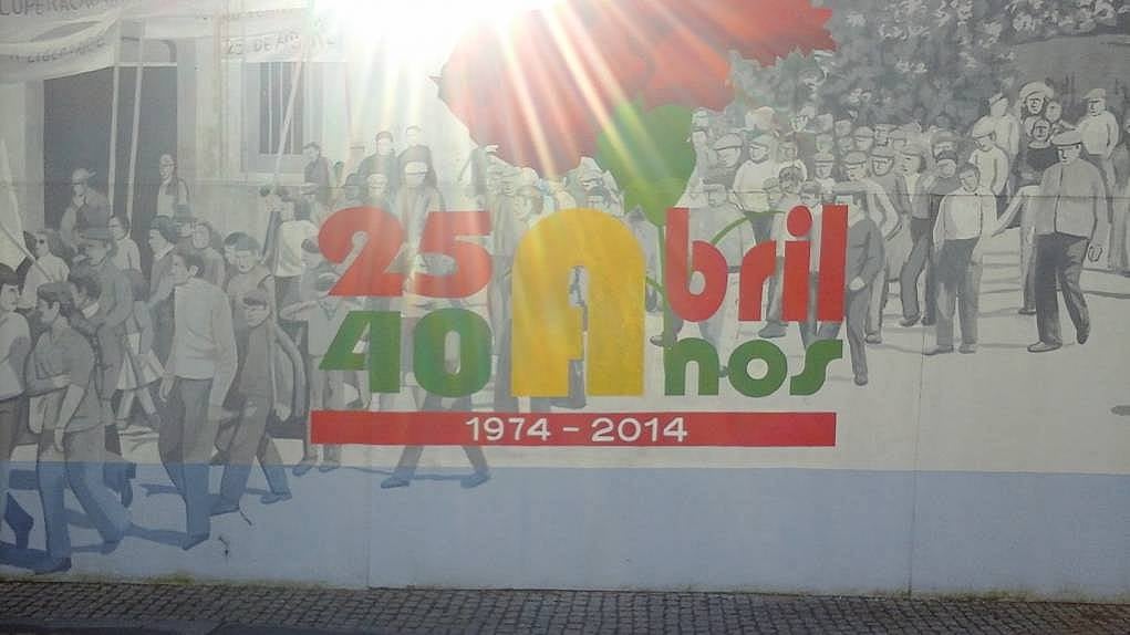 6. Portekiz'de karanfil devriminin en önemli simgelerine rastladım.