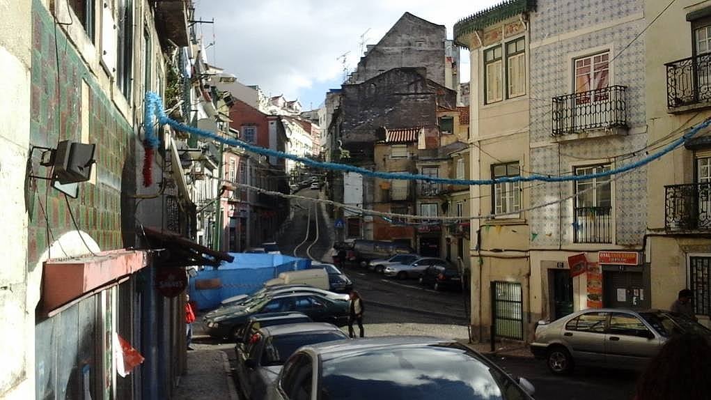 16. Lizbon sokakları size çok şey anlatacak.