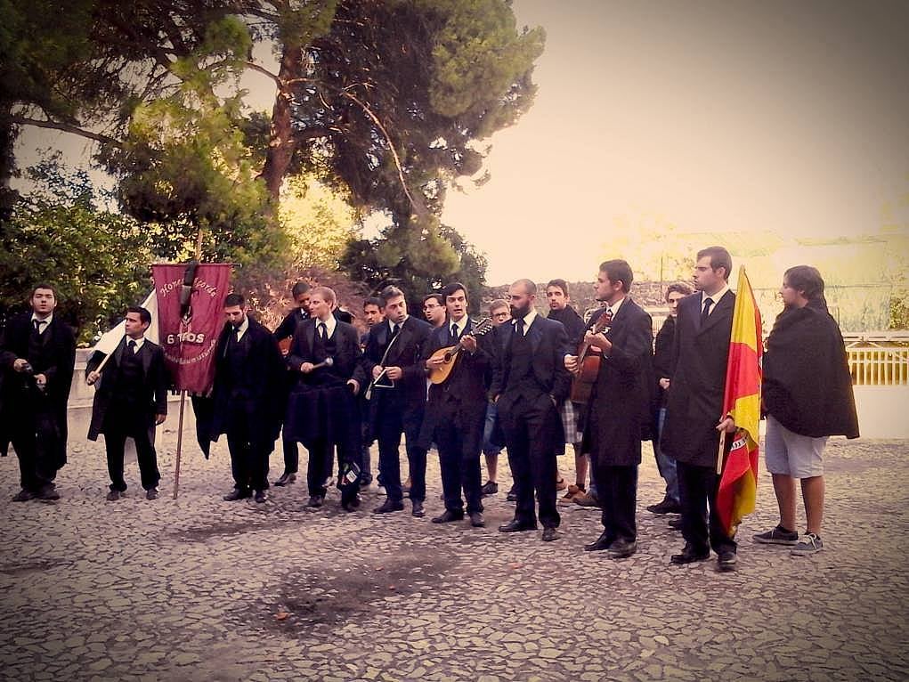 9. İlginç bir karşılama törenin içinde buldum kendimi.