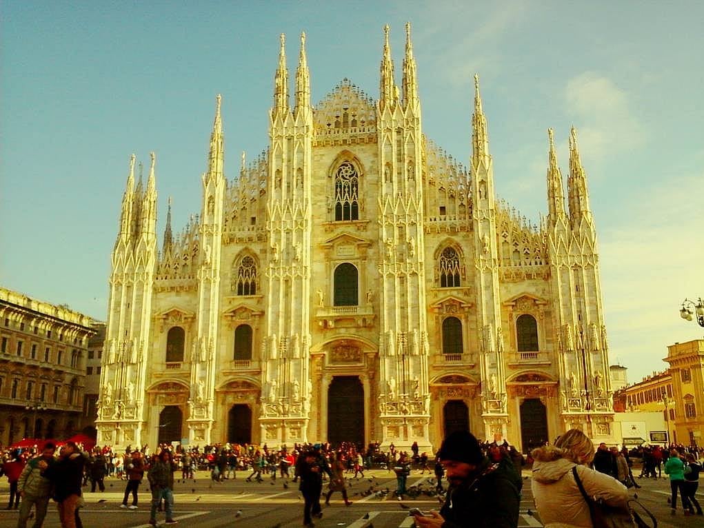 19. Yolculuk İtalya'ya: "Duomo Di Milano" mimarisi sizi büyüleyebilir.
