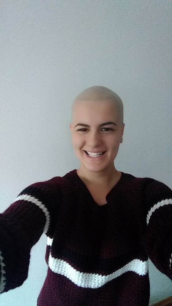 44. Saçlarıma veda ediyorum.