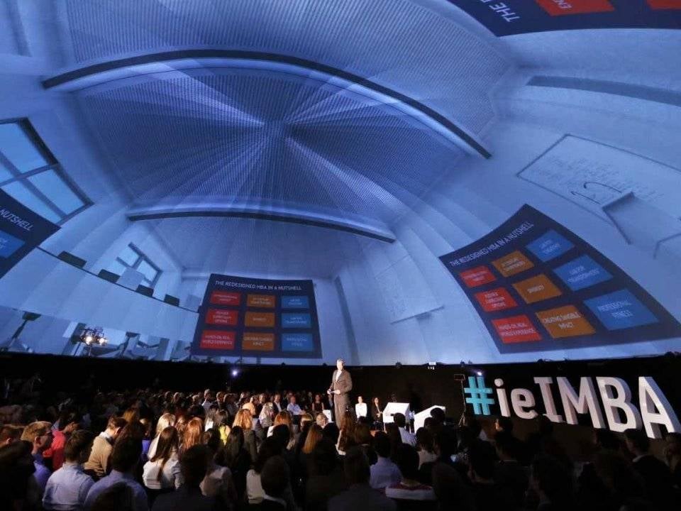 4. IE Business School / İspanya