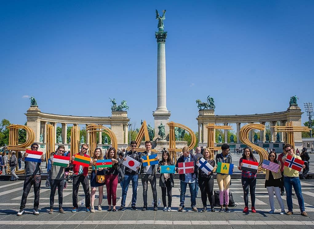 7. Üniversitelere giriş diğer ülkelere göre daha kolaydır.