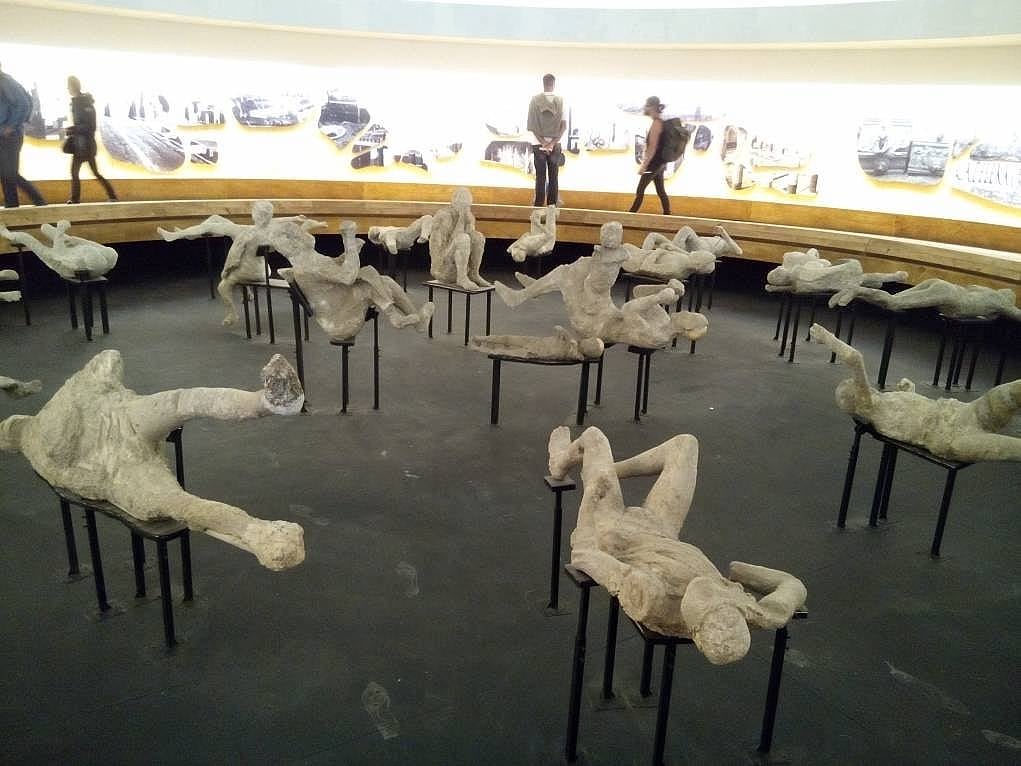 4. Tüyler ürpertici şehir, Pompei'yi ziyaret etmelisiniz.