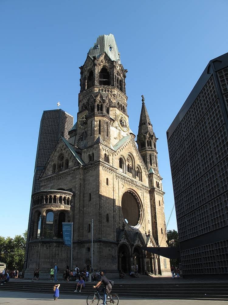 14. Yıkık Kilise ‘’Kaiser-Wilhelm-Gedächtniskirche’’