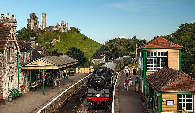 İngiltere'de Tren Yolculuğu Yapmanız için 10 Neden