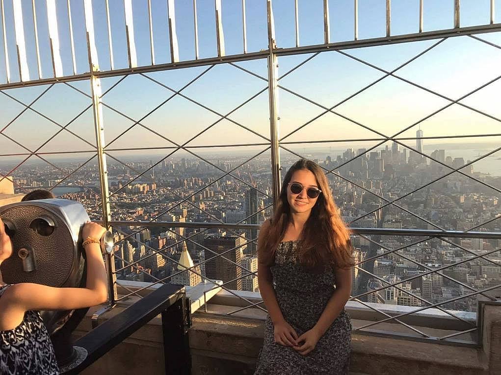 1. Asude Aradır‎