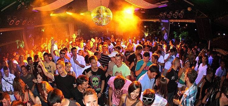 13. İşte parti zamanı.