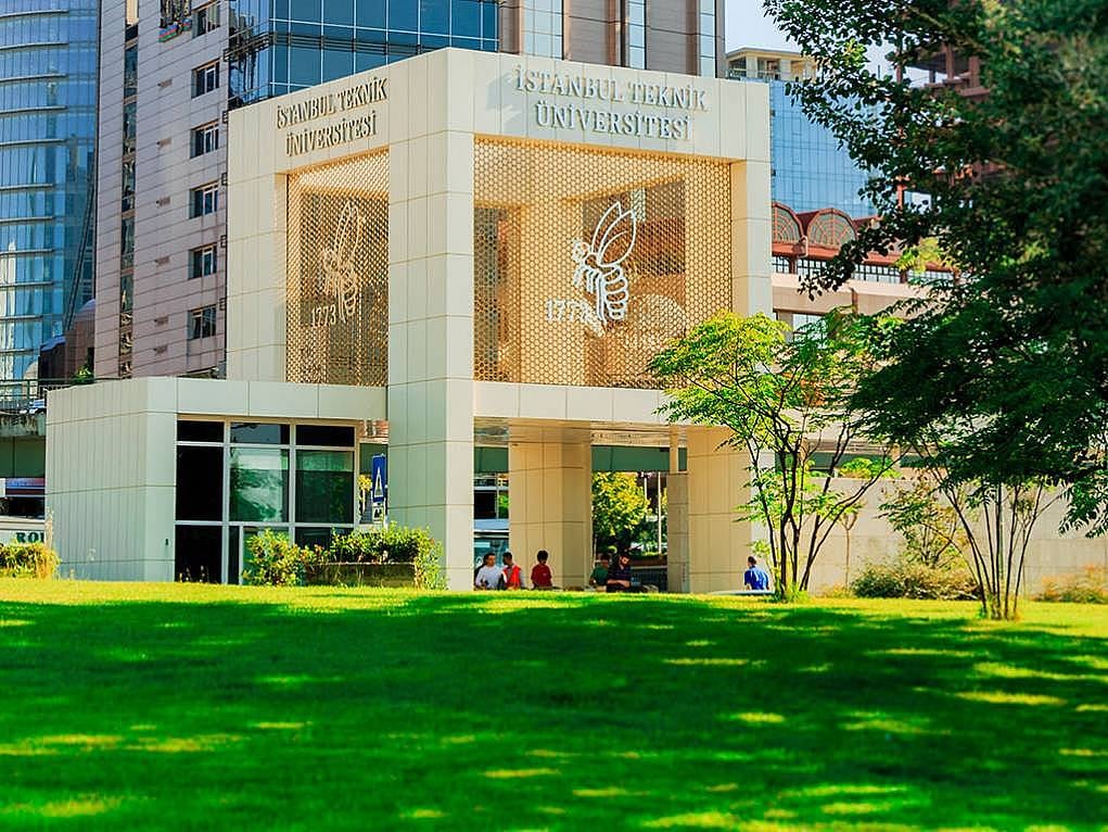 700. İTÜ