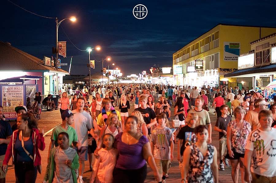 9. Dünyanın en iyi 10 boardwalk'undan birine sahiptir.