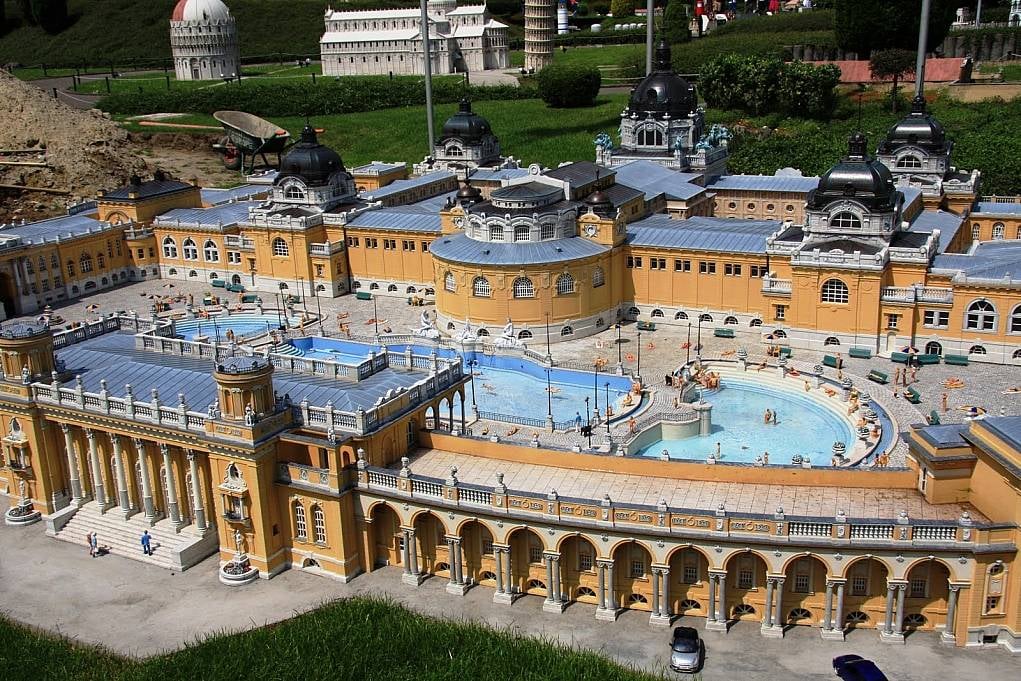 11. Széchenyi Termal Hamamı