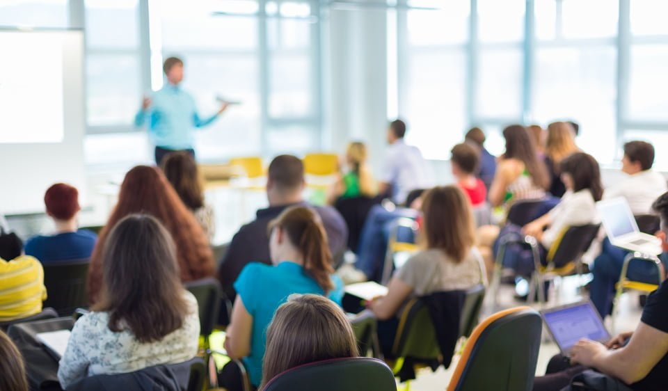 Kur Farkı Yüzünden Yurtdışı Eğitim Maliyetlerine Gizli Zam!