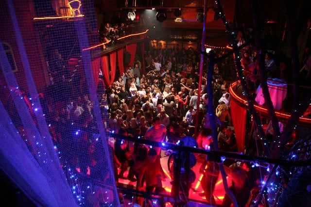 6. Lviv'de gece hayatı çok canlı ama siz yine de çok kaptırmayın!