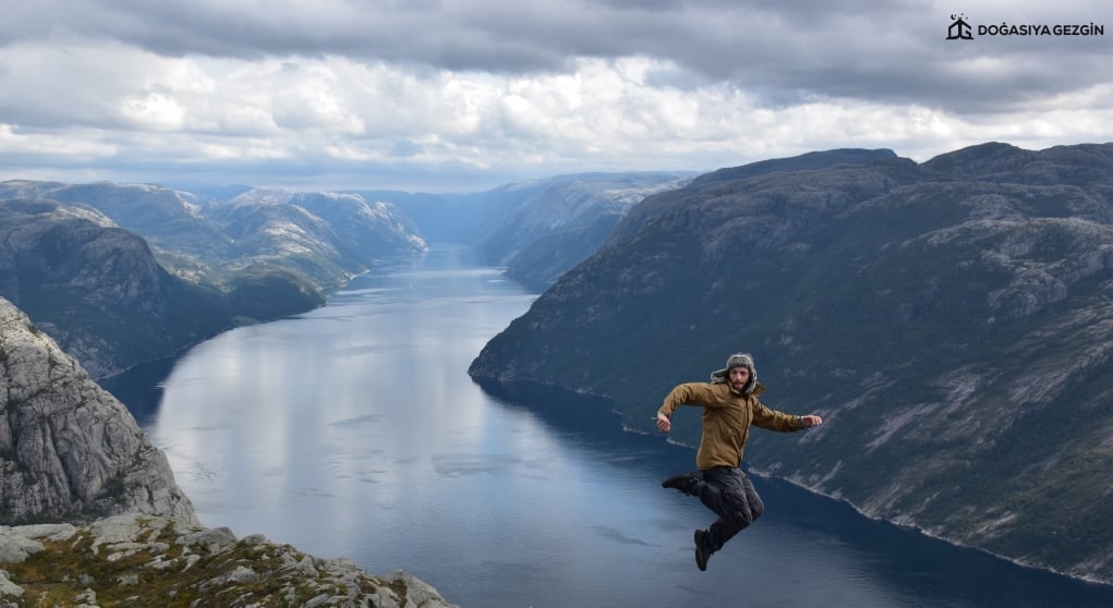 5b. Kasaba halkı evlerinin bahçelerine çadır kurmanıza izin verirler.