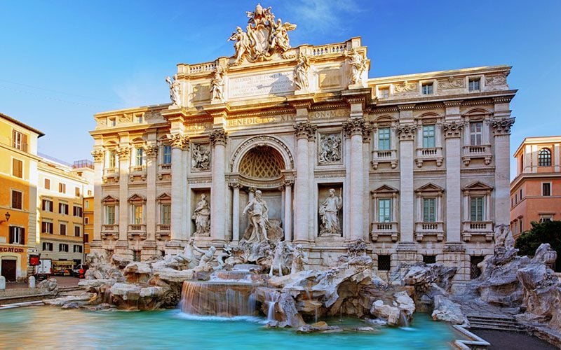 5. Aşk Çeşmesi (Fontana Di Trevi)'ne dileğinizi tutup, bozuk para atın.