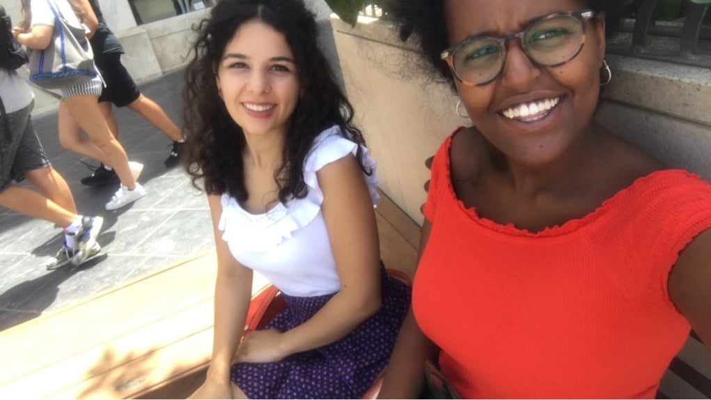 12. Tek dil bana yetmedi, diğer dillerden de bir şeyler öğrendim.