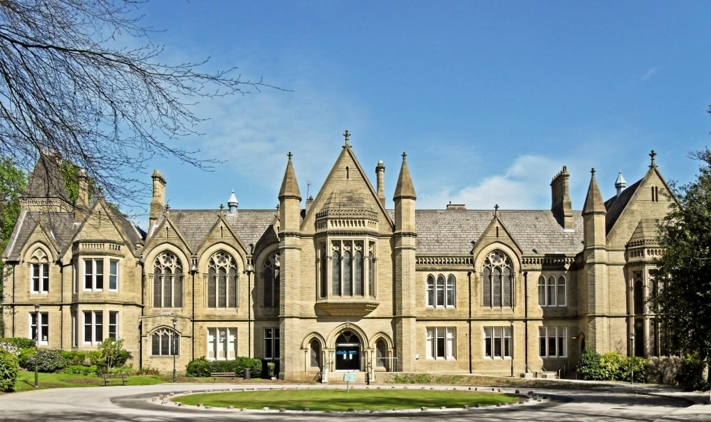 1. Bradford Üniversitesi