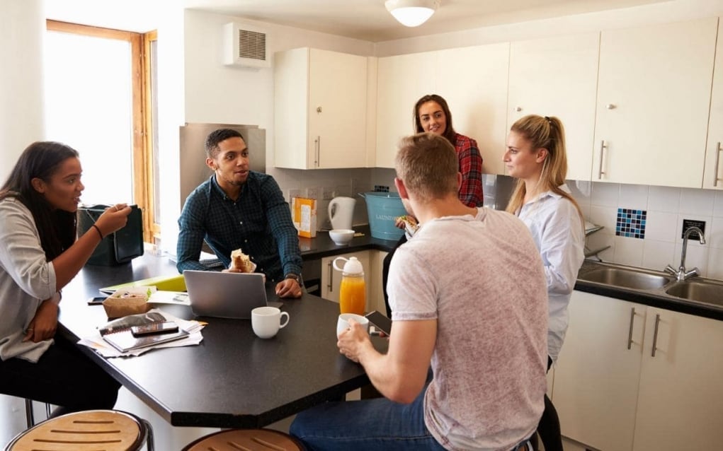 2. Konaklama şartları neler, bana uygun mu?