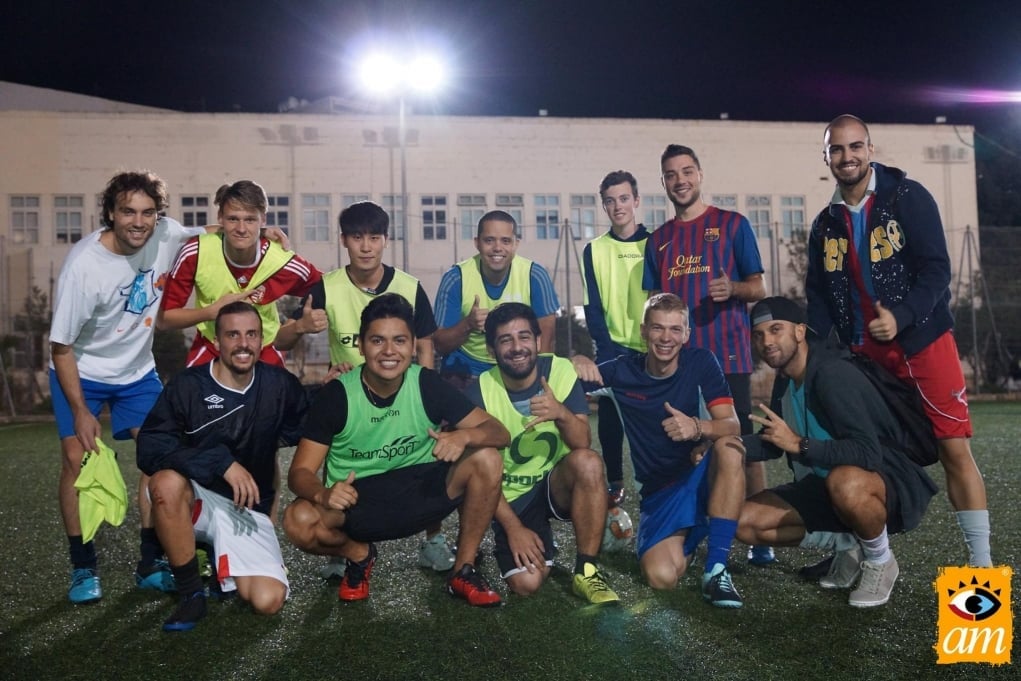 8. Futbol maçları yapın.