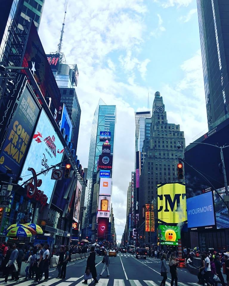 1. İlk hedefimiz Times Meydanı, ileri.