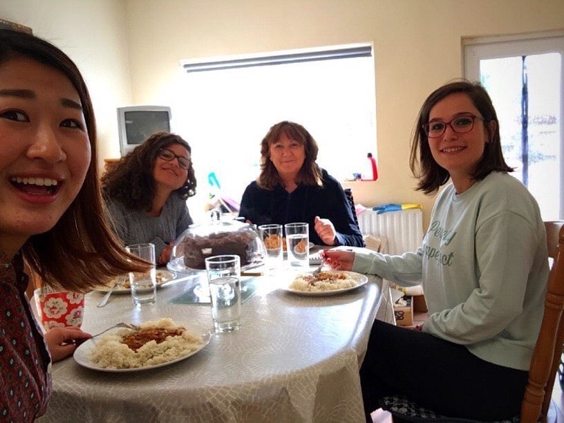 1. Konaklama tercihi kesinlikle aile yanı olmalı.