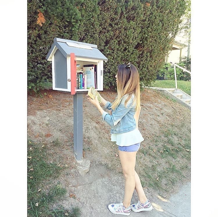 16. Şehrin sokaklarındaki minik kütüphanecikler.