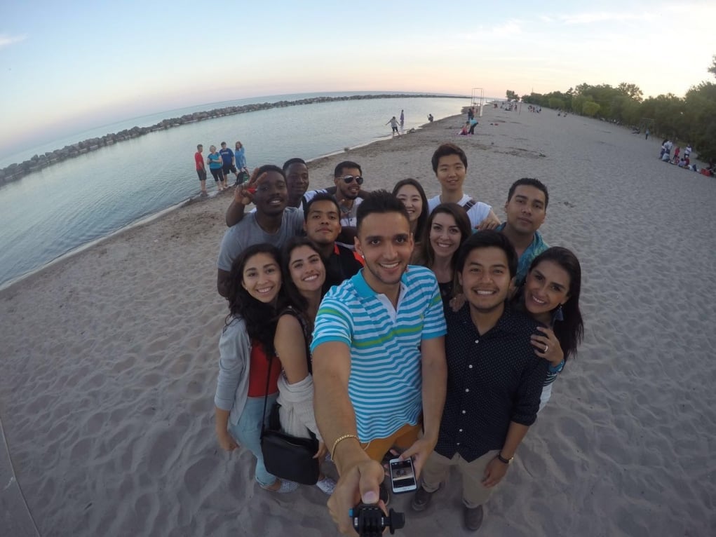 6. Dünyanın her yerinden edinilen arkadaşlar.