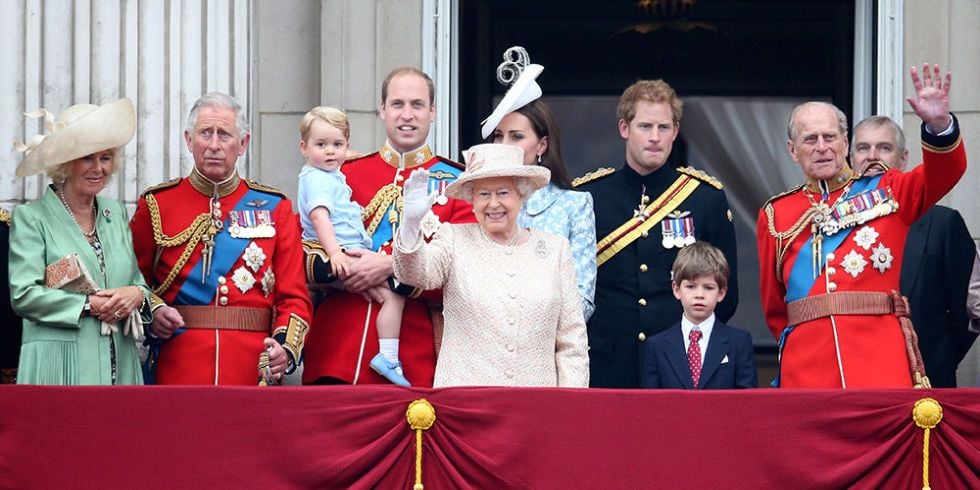 4. 1917'den önce, İngiliz Kraliyet Ailesi'nin üyeleri soyadına sahip değildi.