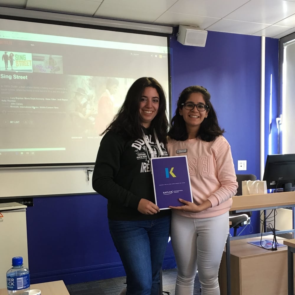 13. Eğitime gitmiştin, İngilizcen ne alemde?