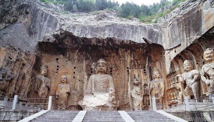 3. Longmen Taş Mağaraları