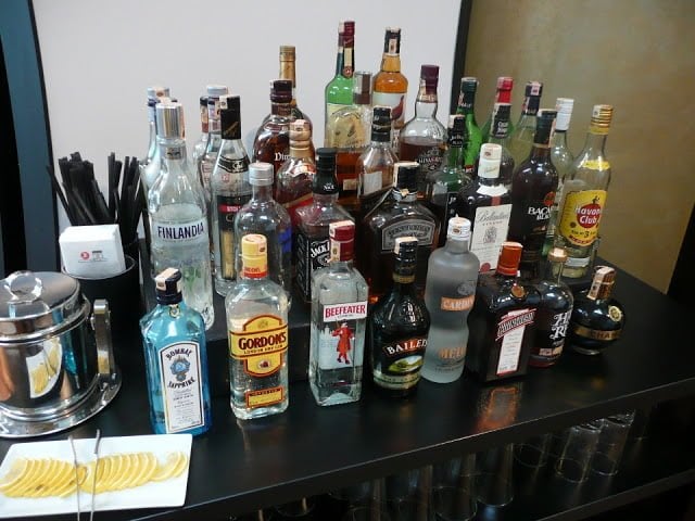 10. Yanınıza şişe şişe içki veya kutu kutu sigara almanıza gerek yok.