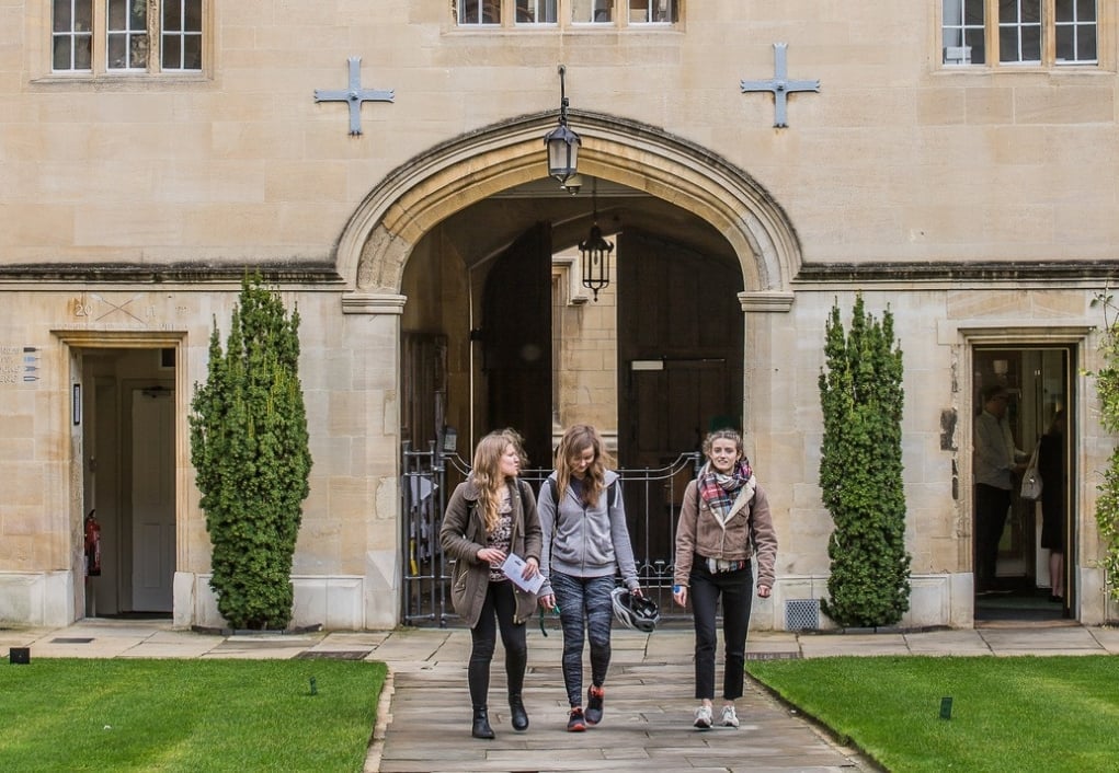 Yurtdışında Üniversite Eğitimi Almak