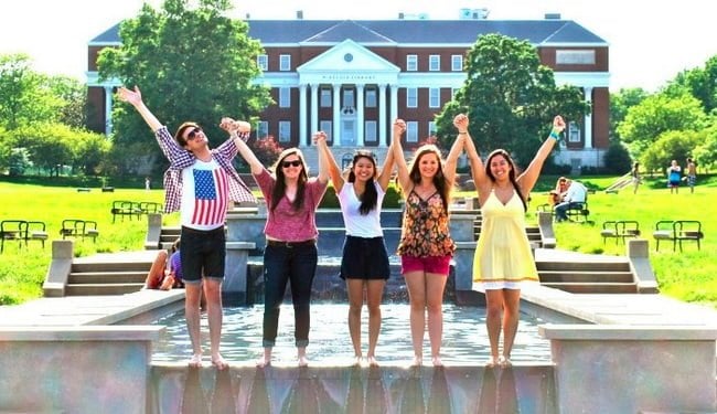 Amerika Dil Okullarında Eğitim Nasıl Alınıyor?