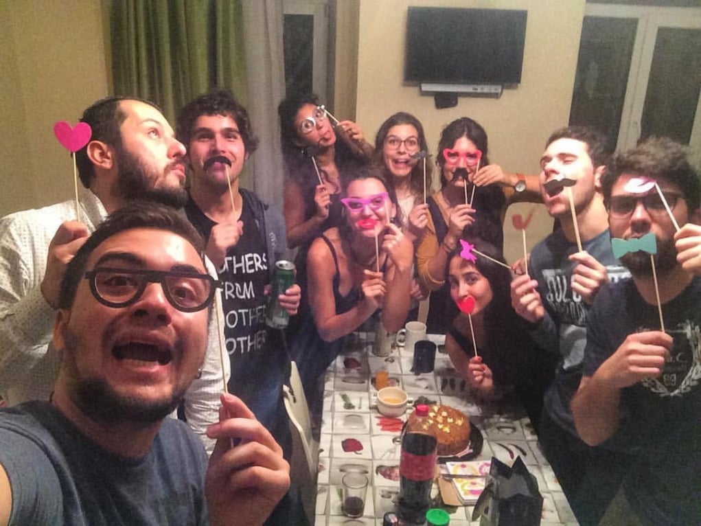 3. Çılgın partilere katıl!