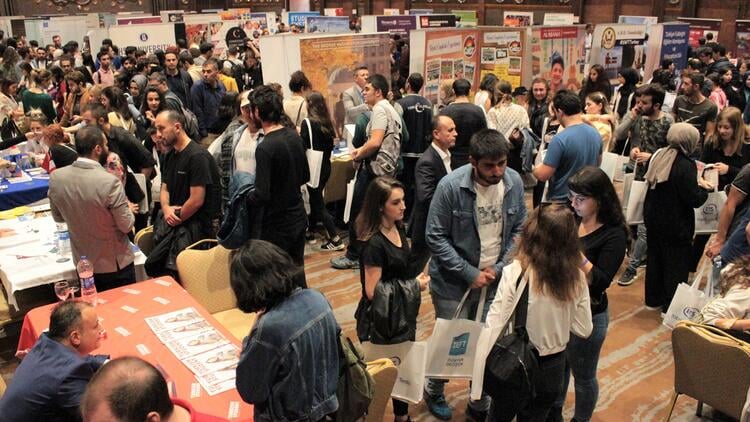 Gençlerden Yurtdışı Fuarına İlgi