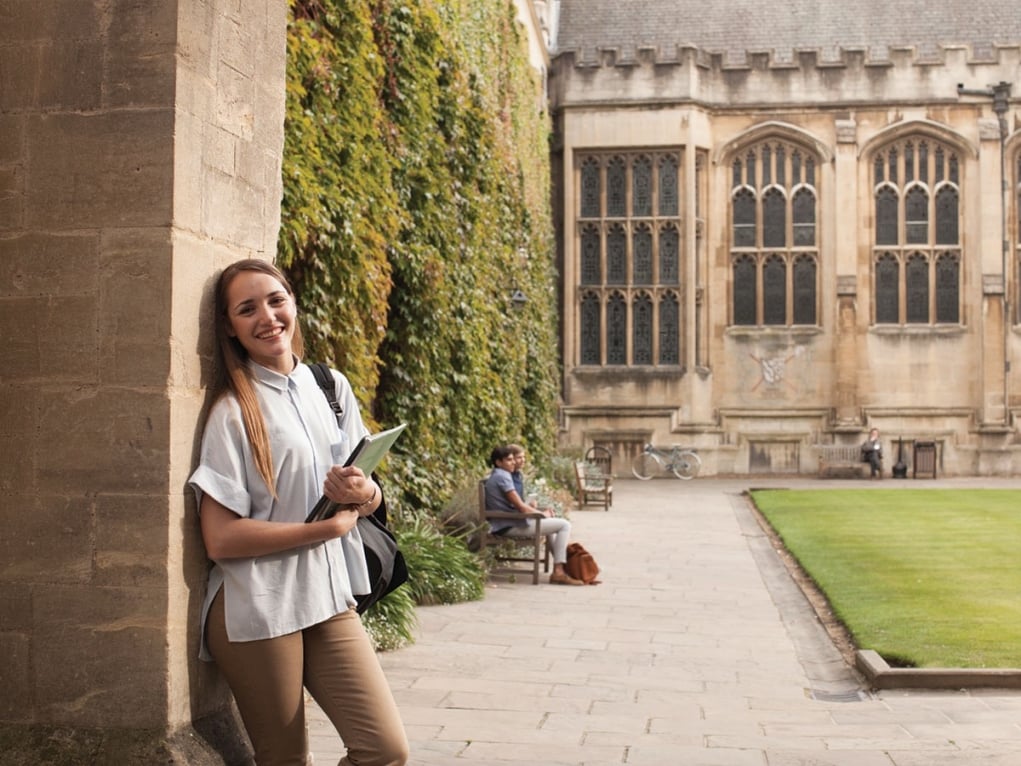 Dil Okulları Sayesinde Dili Ülkesinde Öğrenin!